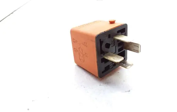 BMW 3 E46 Hazard warning light relay 0332019456 1378238