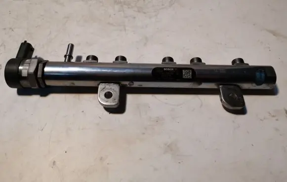 Jeep Grand Cherokee Fuel main line pipe