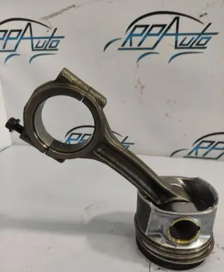 Volkswagen PASSAT B6 Piston 81L155