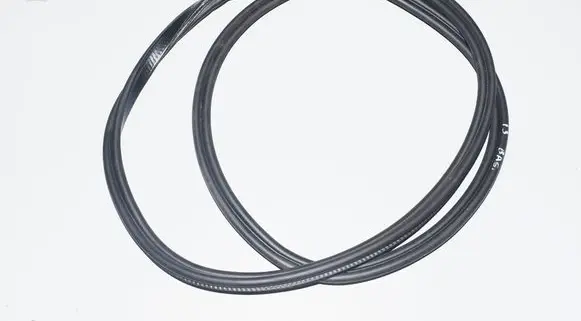 BMW i3 Trunk rubber seal (body) 7296906