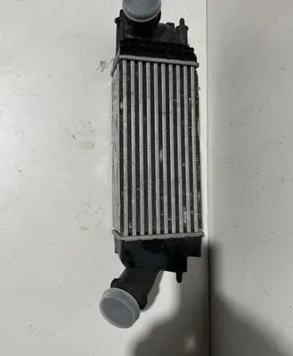Citroen C5 Intercooler radiator 9657073480