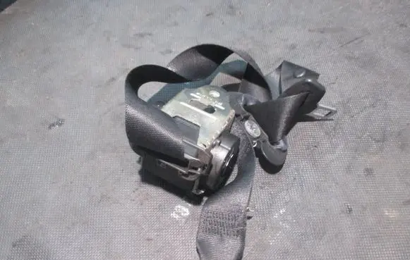 BMW 5 E60 E61 Front seatbelt 601629600 040323