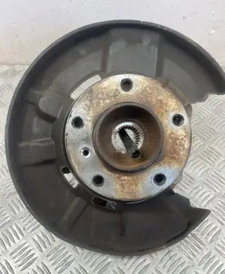 BMW 1 E81 E87 Rear wheel hub spindle/knuckle 