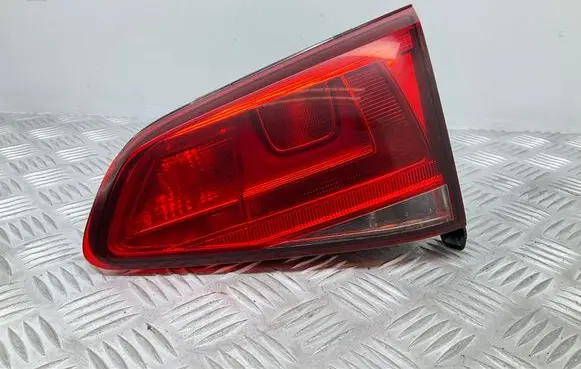 Volkswagen Golf VII Tailgate rear/tail lights 5G0945094S