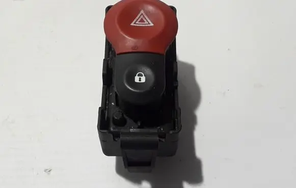 Renault Kangoo II Hazard light switch 8200214898