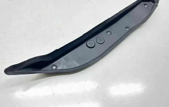 Mercedes-Benz EQC Fender end trim A2938890000