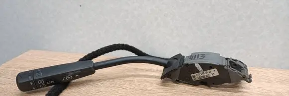 Mercedes-Benz E W210 Cruise control stalk 2105400445 E3202002