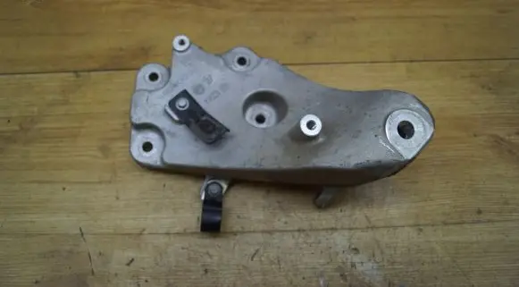 Maserati Quattroporte Engine mounting bracket 670004865