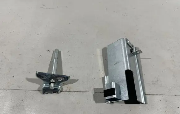 Porsche Cayenne (92A) Battery bracket 7L0915138C 7L0801387D