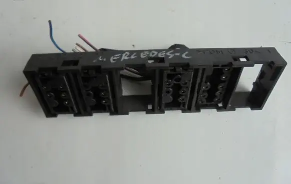 Mercedes-Benz C W202 Tailgate/trunk/boot open switch 