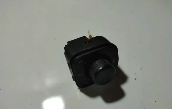Volkswagen Golf V Wing mirror switch 1K0959565H