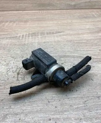 Audi A4 S4 B5 8D Turbo solenoid valve 1H0906627