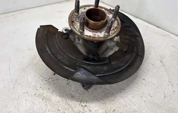 Chevrolet Camaro Front wheel hub 84004747 84169867 22998499