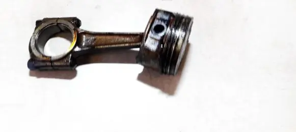 Citroen Xsara Piston with connecting rod