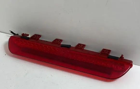 KIA Sportage Third/center stoplight