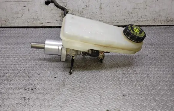 Mitsubishi Colt Master brake cylinder 32067272D