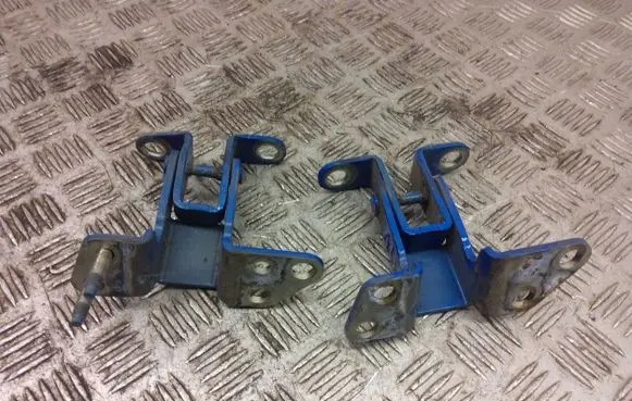 Ford Ecosport Tailgate/trunk/boot hinge fn15n42983aa