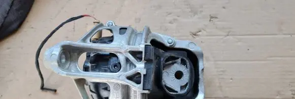 Audi Q5 SQ5 Engine mount bracket 4M0199372B