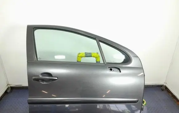 Peugeot 207 CC Front door