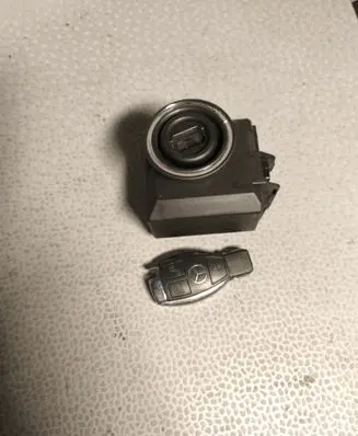 Mercedes-Benz E W212 Ignition lock A2129055400