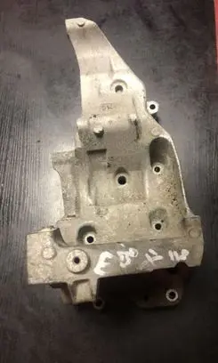BMW 3 E90 E91 Generator/alternator bracket 7802639