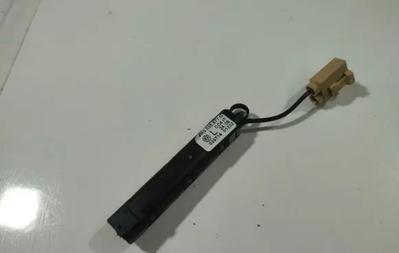 Volkswagen PASSAT B6 Antenna control unit 5M0035577G