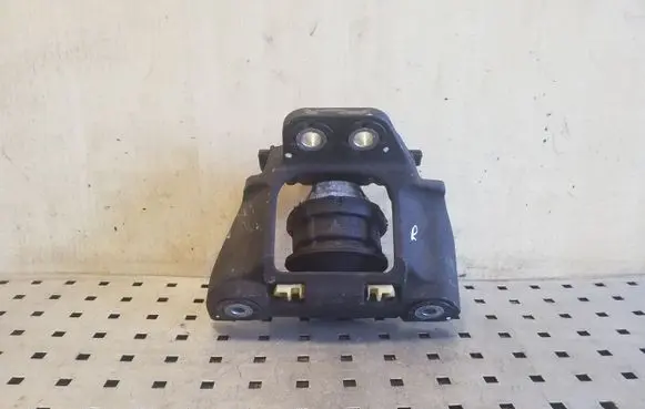 Volvo XC90 Engine mount bracket 32222219