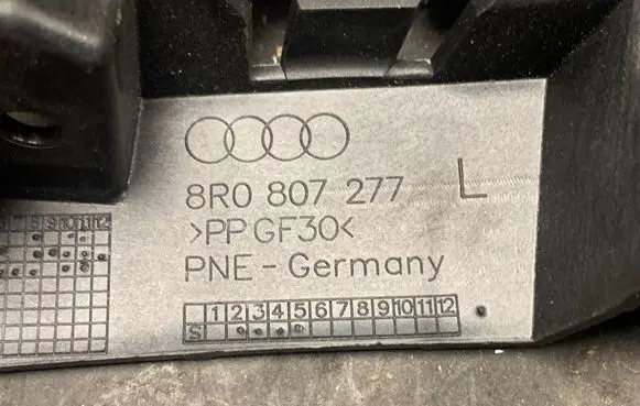 Audi Q5 SQ5 Front bumper mounting bracket 8R0807277