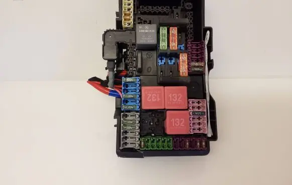 Mercedes-Benz C W205 Fuse module A0009822923 120003041