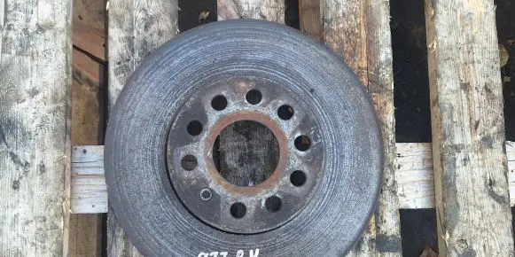 Volkswagen Touran I Front brake disc