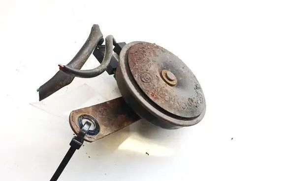 Nissan Juke I F15 Horn signal a046466