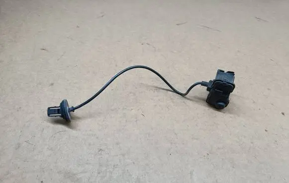 Fuel tank cap lock
