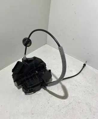 Volvo S60 Front door lock 31301738