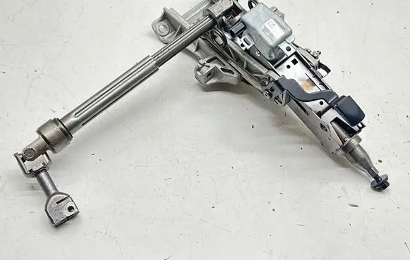 Steering wheel axle set