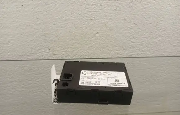 Mercedes-Benz C W203 Gateway control module A2034450000 A2115403545 410213008014