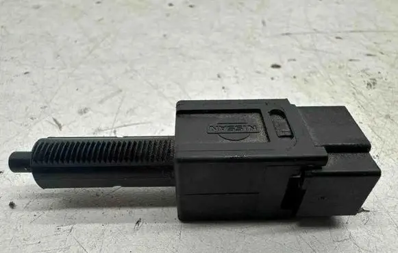Nissan Qashqai Brake pedal sensor switch 