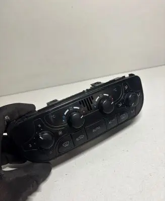 Mercedes-Benz C W203 Climate control unit A2098300085