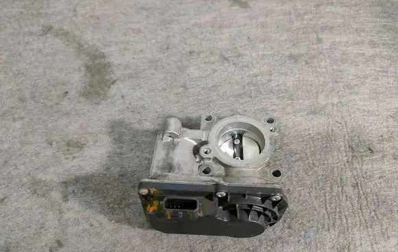 Renault Megane III Throttle body valve 8200578645 00342 8200570865D