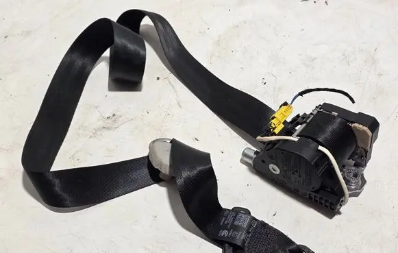 Volkswagen Transporter - Caravelle T6 Front seatbelt 7E0857806C