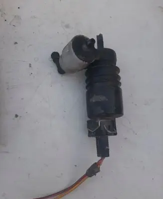 Toyota RAV 4 (XA20) Windscreen/windshield washer pump 6937647285603