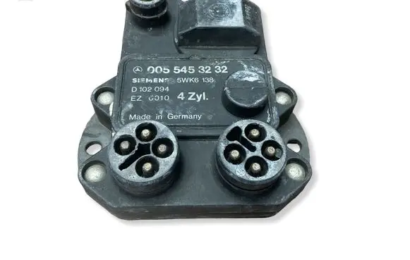 Mercedes-Benz E W124 Ignition amplifier control unit 0055453232