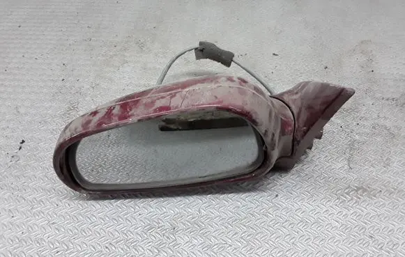 Mazda 626 Front door electric wing mirror E13010519