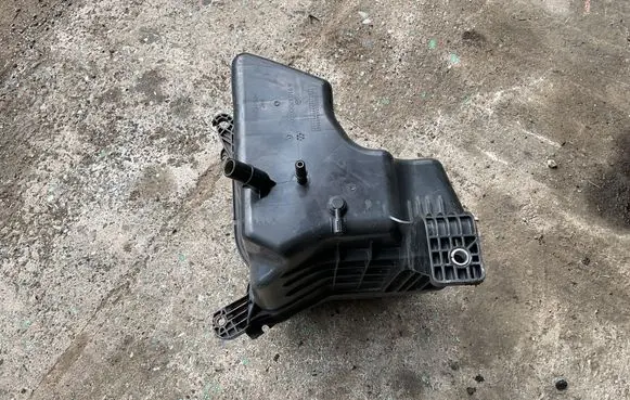 Mercedes-Benz Sprinter W907 W910 AdBlue liquid reservoir A9104700000
