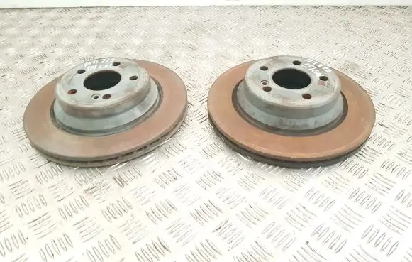 Mercedes-Benz E W212 Rear brake disc A0004230912