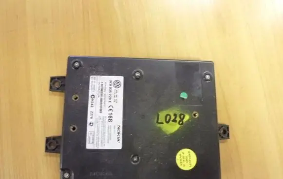 Volkswagen PASSAT B6 Bluetooth control unit module 3C0035729E L028