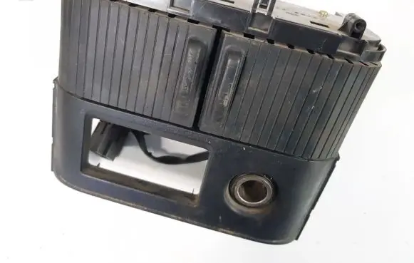 Nissan X-Trail T30 Glove box 68108eq400