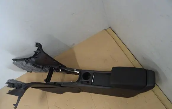 Opel Astra J Center console 