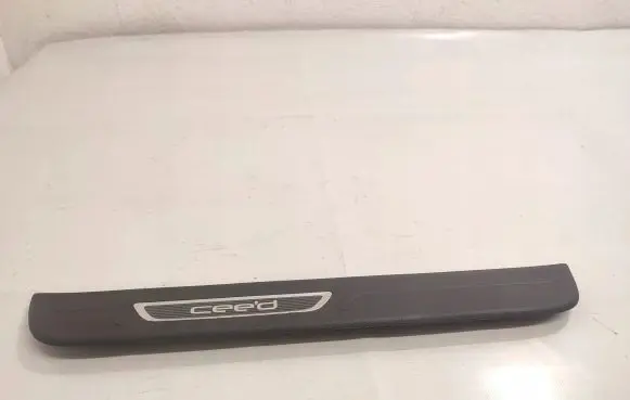 KIA Ceed Front sill trim cover 85882A2051