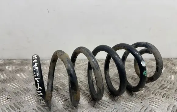 Toyota Avensis T270 Rear coil spring
