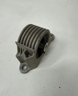 Mini One - Cooper R50 - 53 Engine mount bracket 12628710 376A97